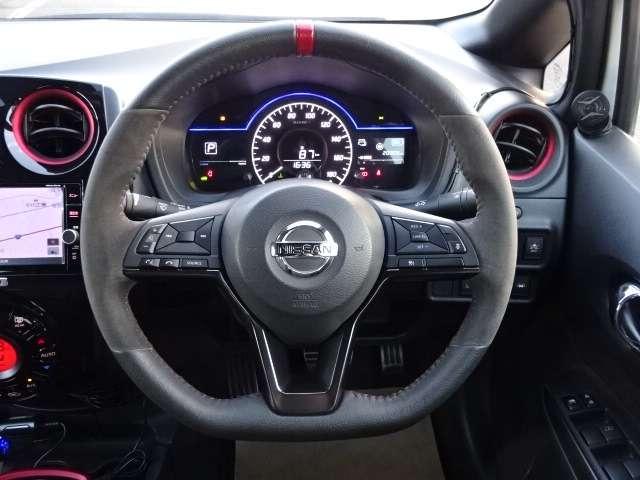 ノート 1.2 e-POWER NISMO S AVM クルコン スマートミラー 車検整備 スマートキー&プッシュスタート LEDランプ 盗難防止装置 Rカメラ LKA サイドカメラ 点検記録簿 メモリーナビ付き ワンセグテレビ パワーウィンドウ エアバッグ ナビTV ABS オートエアコン(7枚目)