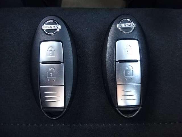 ノート 1.2 e-POWER NISMO S AVM クルコン スマートミラー 車検整備 スマートキー&プッシュスタート LEDランプ 盗難防止装置 Rカメラ LKA サイドカメラ 点検記録簿 メモリーナビ付き ワンセグテレビ パワーウィンドウ エアバッグ ナビTV ABS オートエアコン(14枚目)