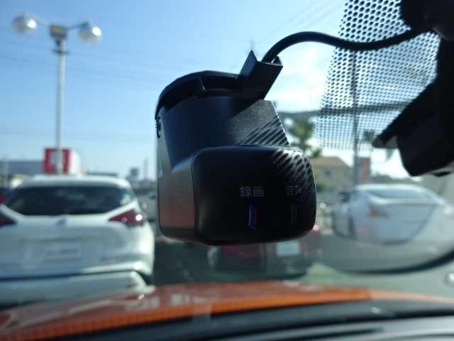 キックス １．２　Ｘ　ツートーン　インテリアエディション　（ｅ－ＰＯＷＥＲ）　プロパイ　スマートミラー　シートヒーター　レーダークルーズ　被害軽減ブレーキ　ＬＥＤヘッドライト　アラウンドビューモニター　インテリジェントキー　ドラレコ　ＥＴＣ　メモリ－ナビ　エアコン　パワステ　キーレス　パワーウィンドウ　ＡＢＳ　車線逸脱（16枚目）