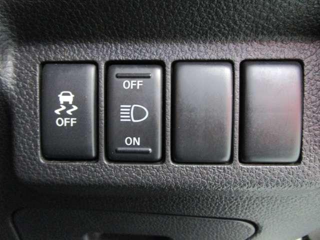 エクストレイル 2.0 20Xt 4WD ハイパールーフ 防水シート&ヒーター オールモード4×4 メモリーナビ リアカメラ インテリジェントキー パワーウインドウ ワンセグTV キーレスエントリー 盗難防止装置 アルミホイール エアバッグ TVナビ ABS オートエアコン(8枚目)