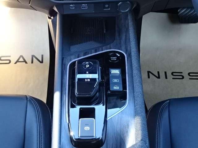 オーラ 1.2 G 90周年記念車 社有車 プロパイ コネクトナビ シートヒー アラウンドモニ LED スマートキー 衝突軽減ブレーキ 禁煙車 試乗車 オートエアコン アルミ メモリーナビ ドラレコ バックカメラ サイドカメラ キーレス ETC レーダークルーズ(11枚目)