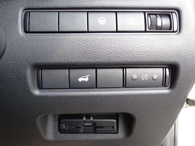 エクストレイル 1.5 X e-4ORCE エクストリーマーX 4WD プロパイ ルーフレール シートヒーター 踏み間違い防止 LEDヘッドライト ドライブレコーダー リアカメラ スマートキー オートエアコン 車線逸脱 アダプティブクルーズ ワンオーナー ETC 4WD メモリーナビ(11枚目)