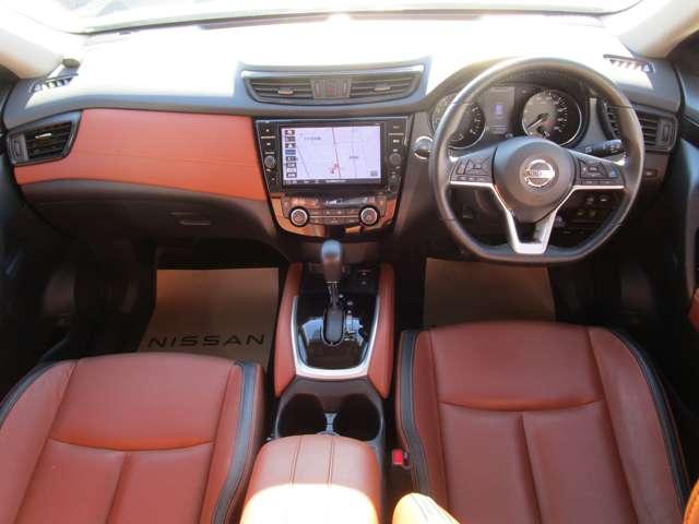 エクストレイル ２．０　２０Ｘｉ　レザーエディション　２列車　４ＷＤ　プロパイ　デカナビ　スマートミラ　修復歴有　ＬＥＤヘッドランプ　アルミホイール　追従クルコン　ドラレコ　４ＷＤ　レーンアシスト　ＥＴＣ　スマートキー　メモリーナビ　アラウンドビュー　踏み間違いアシスト（4枚目）