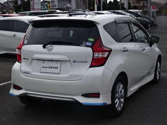 ノート １．２　ｅ－ＰＯＷＥＲ　メダリスト　純正エアロ　スマートミラー　車検　被害軽減ブレーキ　ＴＶナビ　ドライブレコーダ　バックモニター　インテリキー　盗難防止装置　ＬＥＤランプ　車線逸脱警報システム　ワンオーナー　キーフリー　アルミホイール　オートエアコン　記録簿　ＡＢＳ（2枚目）