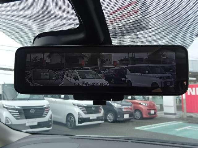 ノート １．２　ｅ－ＰＯＷＥＲ　メダリスト　純正エアロ　スマートミラー　車検　被害軽減ブレーキ　ＴＶナビ　ドライブレコーダ　バックモニター　インテリキー　盗難防止装置　ＬＥＤランプ　車線逸脱警報システム　ワンオーナー　キーフリー　アルミホイール　オートエアコン　記録簿　ＡＢＳ（7枚目）