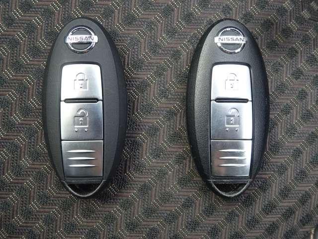 ノート １．２　ｅ－ＰＯＷＥＲ　メダリスト　純正エアロ　スマートミラー　車検　被害軽減ブレーキ　ＴＶナビ　ドライブレコーダ　バックモニター　インテリキー　盗難防止装置　ＬＥＤランプ　車線逸脱警報システム　ワンオーナー　キーフリー　アルミホイール　オートエアコン　記録簿　ＡＢＳ（11枚目）