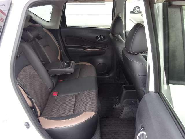 ノート １．２　ｅ－ＰＯＷＥＲ　メダリスト　純正エアロ　スマートミラー　車検　被害軽減ブレーキ　ＴＶナビ　ドライブレコーダ　バックモニター　インテリキー　盗難防止装置　ＬＥＤランプ　車線逸脱警報システム　ワンオーナー　キーフリー　アルミホイール　オートエアコン　記録簿　ＡＢＳ（15枚目）