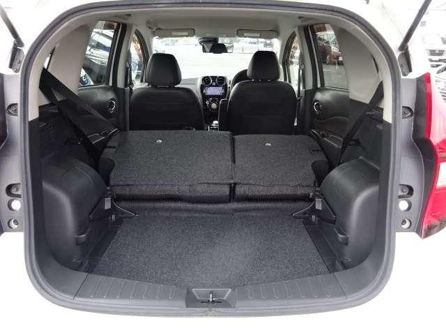 ノート １．２　ｅ－ＰＯＷＥＲ　メダリスト　純正エアロ　スマートミラー　車検　被害軽減ブレーキ　ＴＶナビ　ドライブレコーダ　バックモニター　インテリキー　盗難防止装置　ＬＥＤランプ　車線逸脱警報システム　ワンオーナー　キーフリー　アルミホイール　オートエアコン　記録簿　ＡＢＳ（17枚目）