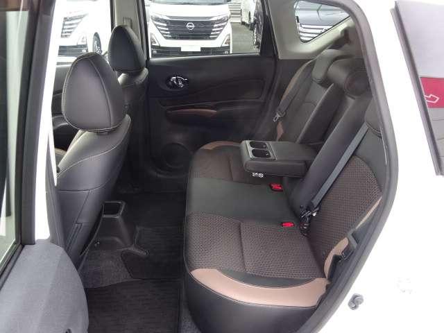 ノート １．２　ｅ－ＰＯＷＥＲ　メダリスト　純正エアロ　スマートミラー　車検　被害軽減ブレーキ　ＴＶナビ　ドライブレコーダ　バックモニター　インテリキー　盗難防止装置　ＬＥＤランプ　車線逸脱警報システム　ワンオーナー　キーフリー　アルミホイール　オートエアコン　記録簿　ＡＢＳ（18枚目）