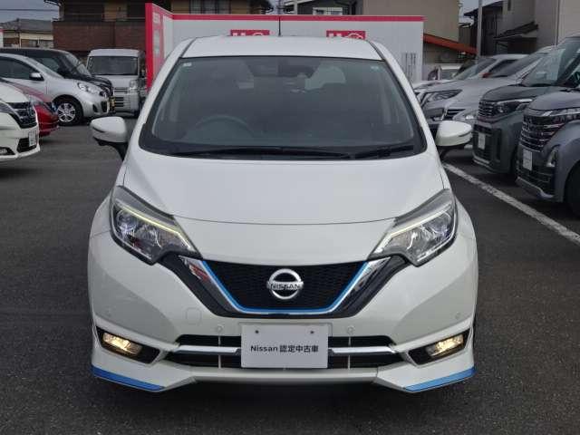 ノート １．２　ｅ－ＰＯＷＥＲ　メダリスト　純正エアロ　スマートミラー　車検　被害軽減ブレーキ　ＴＶナビ　ドライブレコーダ　バックモニター　インテリキー　盗難防止装置　ＬＥＤランプ　車線逸脱警報システム　ワンオーナー　キーフリー　アルミホイール　オートエアコン　記録簿　ＡＢＳ（20枚目）