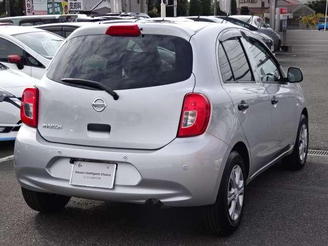 マーチ １．２　Ｓ　メモリーナビ　バックカメラ　禁煙　車検整備　メンテナンスノート　衝突軽減ブレーキ　レーンキープアシスト　１オーナ－　運転席助手席エアバック　キーレス　バックモニター　禁煙車　ＥＴＣ　パワーウインド　メモリーナビゲーション　オートエアコン　ＰＳ（2枚目）