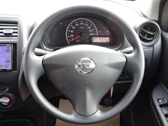 マーチ １．２　Ｓ　メモリーナビ　バックカメラ　禁煙　車検整備　メンテナンスノート　衝突軽減ブレーキ　レーンキープアシスト　１オーナ－　運転席助手席エアバック　キーレス　バックモニター　禁煙車　ＥＴＣ　パワーウインド　メモリーナビゲーション　オートエアコン　ＰＳ（5枚目）