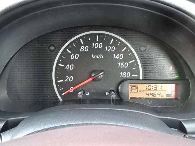 マーチ １．２　Ｓ　メモリーナビ　バックカメラ　禁煙　車検整備　メンテナンスノート　衝突軽減ブレーキ　レーンキープアシスト　１オーナ－　運転席助手席エアバック　キーレス　バックモニター　禁煙車　ＥＴＣ　パワーウインド　メモリーナビゲーション　オートエアコン　ＰＳ（6枚目）