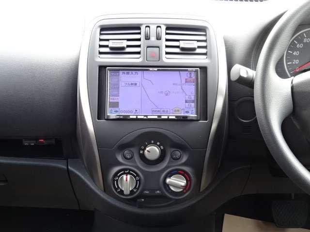 マーチ １．２　Ｓ　メモリーナビ　バックカメラ　禁煙　車検整備　メンテナンスノート　衝突軽減ブレーキ　レーンキープアシスト　１オーナ－　運転席助手席エアバック　キーレス　バックモニター　禁煙車　ＥＴＣ　パワーウインド　メモリーナビゲーション　オートエアコン　ＰＳ（7枚目）