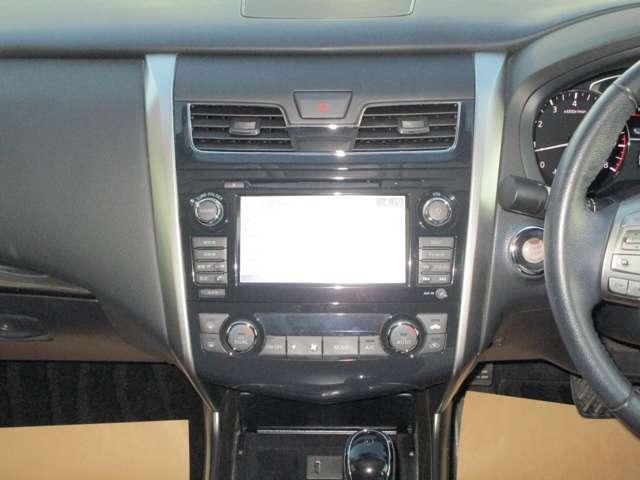 ティアナ ２．５　ＸＬ　ＡＶＭ　純正ナビ　クルコン　キセノン　ワイド保　イモビライザー　アラウンドビュ－モニタ－　スマキー　ドライブレコーダー　ＬＤＷ　クルコン　カーテンエアバック　ＡＡＣ　パワーウインドウ　ＥＴＣ　Ｂカメラ　アルミホイール　キーレス　メモリーナビ　ＡＢＳ（3枚目）