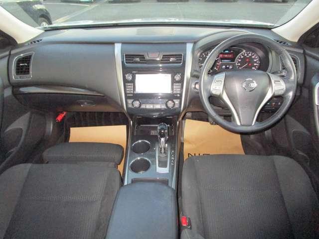 ティアナ ２．５　ＸＬ　ＡＶＭ　純正ナビ　クルコン　キセノン　ワイド保　イモビライザー　アラウンドビュ－モニタ－　スマキー　ドライブレコーダー　ＬＤＷ　クルコン　カーテンエアバック　ＡＡＣ　パワーウインドウ　ＥＴＣ　Ｂカメラ　アルミホイール　キーレス　メモリーナビ　ＡＢＳ（4枚目）