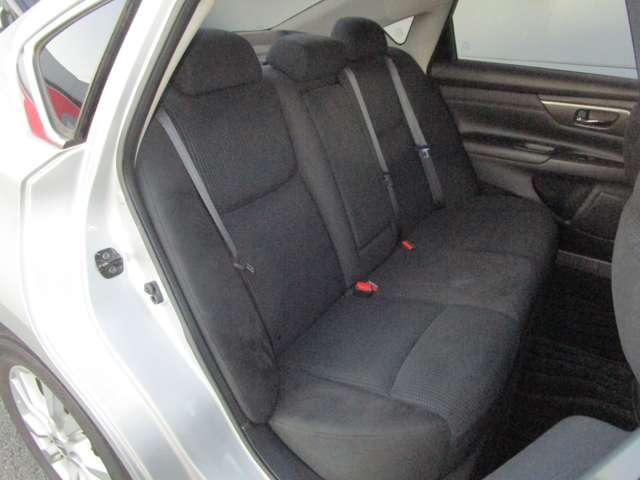 ティアナ ２．５　ＸＬ　ＡＶＭ　純正ナビ　クルコン　キセノン　ワイド保　イモビライザー　アラウンドビュ－モニタ－　スマキー　ドライブレコーダー　ＬＤＷ　クルコン　カーテンエアバック　ＡＡＣ　パワーウインドウ　ＥＴＣ　Ｂカメラ　アルミホイール　キーレス　メモリーナビ　ＡＢＳ（17枚目）