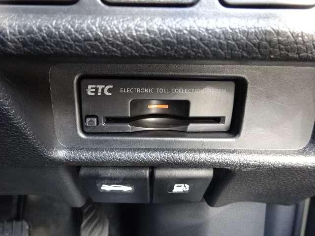 エクストレイル ２．０　２０Ｘ　２列車　４ＷＤ　コネクトナビ　クルコン　シートヒーター　フルタイム４ＷＤ　盗難防止システム　バックモニター　オートエアコン　ナビ＆ＴＶ　スマ－トキ－　アルミ　ワンオーナー車　ＥＴＣ付　ＰＳ　メモリーナビゲーション　パワーウィンドウ　アイドリングＳ　ＡＢＳ（12枚目）