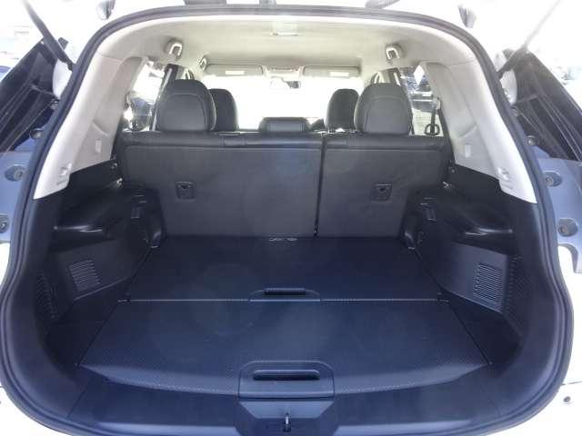 エクストレイル ２．０　２０Ｘ　２列車　４ＷＤ　コネクトナビ　クルコン　シートヒーター　フルタイム４ＷＤ　盗難防止システム　バックモニター　オートエアコン　ナビ＆ＴＶ　スマ－トキ－　アルミ　ワンオーナー車　ＥＴＣ付　ＰＳ　メモリーナビゲーション　パワーウィンドウ　アイドリングＳ　ＡＢＳ（18枚目）