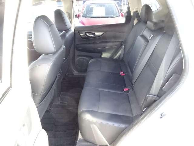 エクストレイル ２．０　２０Ｘ　２列車　４ＷＤ　コネクトナビ　クルコン　シートヒーター　フルタイム４ＷＤ　盗難防止システム　バックモニター　オートエアコン　ナビ＆ＴＶ　スマ－トキ－　アルミ　ワンオーナー車　ＥＴＣ付　ＰＳ　メモリーナビゲーション　パワーウィンドウ　アイドリングＳ　ＡＢＳ（20枚目）