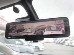☆インテリジェントルームミラー☆車両後方のカメラ映像をミラーに面に映し出すので、車内の状況や天候などに影響されずにいつでもクリアな後方視界か得られます。 7