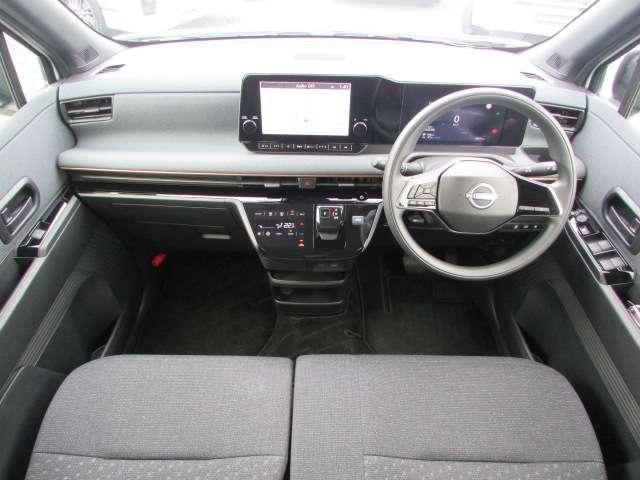 サクラ Ｘ　当社試乗車・ＳＯＳコールスイッチ　アラウンドヴューモニター　運転席エアバック　ＡＡＣ　ＬＥＤヘッドランプ　試乗車　スマートキー　レーンアシスト　ＥＴＣ　盗難防止システム　禁煙車　キーレスエントリー　ワンオーナー　バックモニター　ＡＢＳ（4枚目）