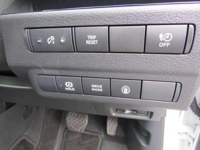 サクラ Ｘ　当社試乗車・ＳＯＳコールスイッチ　アラウンドヴューモニター　運転席エアバック　ＡＡＣ　ＬＥＤヘッドランプ　試乗車　スマートキー　レーンアシスト　ＥＴＣ　盗難防止システム　禁煙車　キーレスエントリー　ワンオーナー　バックモニター　ＡＢＳ（10枚目）