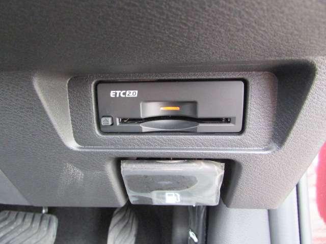 ノート 1.2 X 当社試乗車・ワイヤレス充電器 衝突被害軽減ブレ-キ 踏み間違い防止装置 全方位カメラ ETC2.0 禁煙車 LEDヘッドライト プロパイロット レーンアシスト インテリジェントキー ワンオーナー フルセグTV スマートミラー(12枚目)