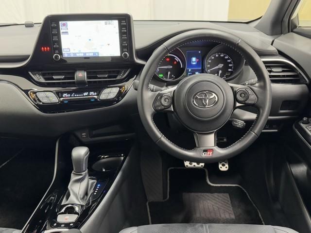 Ｃ－ＨＲ Ｓ　ＧＲスポーツ　点検記録簿　バックガイドモニター　ＬＥＤヘッドライト　クルコン　ドライブレコーダ　スマートキー　ＥＴＣ　ＥＳＣ　オートエアコン　キーレス　エアバッグ　ナビ　ワンオーナー　ＡＷ　ＡＢＳ　Ｗエアバッグ（4枚目）