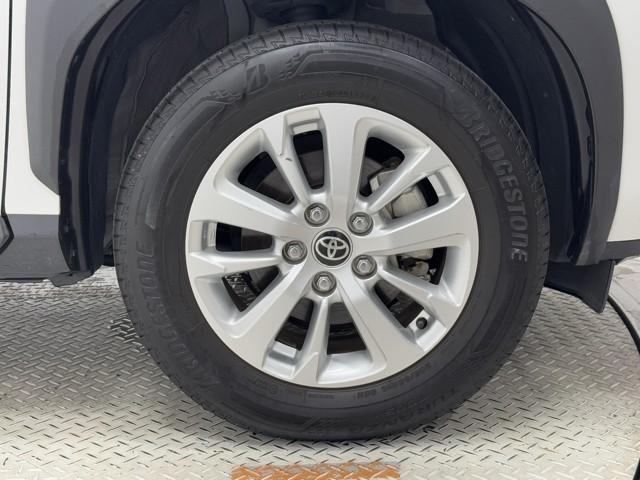 ヤリスクロス G ETC装備 リヤカメラ 点検記録簿 スマートエントリー イモビライザー オートエアコン アルミホイール キーレス パワーウィンドウ クルコン ABS ドライブレコーダー エアバッグ パワーステアリング(16枚目)