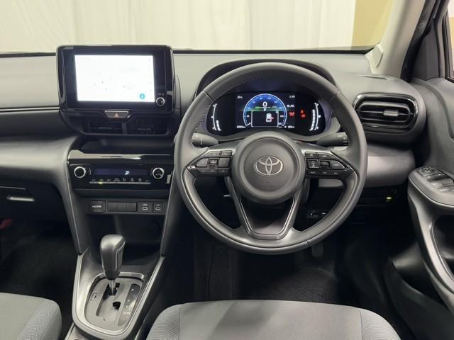 ヤリスクロス G ETC装備 リヤカメラ 点検記録簿 スマートエントリー イモビライザー オートエアコン アルミホイール キーレス パワーウィンドウ クルコン ABS ドライブレコーダー エアバッグ パワーステアリング(4枚目)