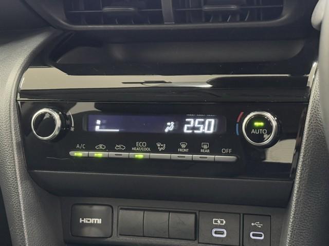 ヤリスクロス G ETC装備 リヤカメラ 点検記録簿 スマートエントリー イモビライザー オートエアコン アルミホイール キーレス パワーウィンドウ クルコン ABS ドライブレコーダー エアバッグ パワーステアリング(8枚目)