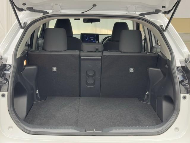 ヤリスクロス G ETC装備 リヤカメラ 点検記録簿 スマートエントリー イモビライザー オートエアコン アルミホイール キーレス パワーウィンドウ クルコン ABS ドライブレコーダー エアバッグ パワーステアリング(17枚目)