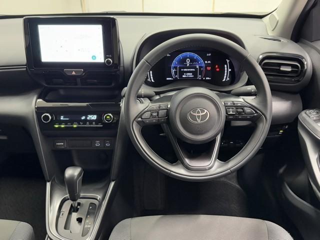 ヤリスクロス G ETC装備 リヤカメラ 点検記録簿 スマートエントリー イモビライザー オートエアコン アルミホイール キーレス パワーウィンドウ クルコン ABS ドライブレコーダー エアバッグ パワーステアリング(4枚目)