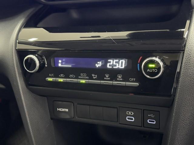 ヤリスクロス G ETC装備 リヤカメラ 点検記録簿 スマートエントリー イモビライザー オートエアコン アルミホイール キーレス パワーウィンドウ クルコン ABS ドライブレコーダー エアバッグ パワーステアリング(7枚目)