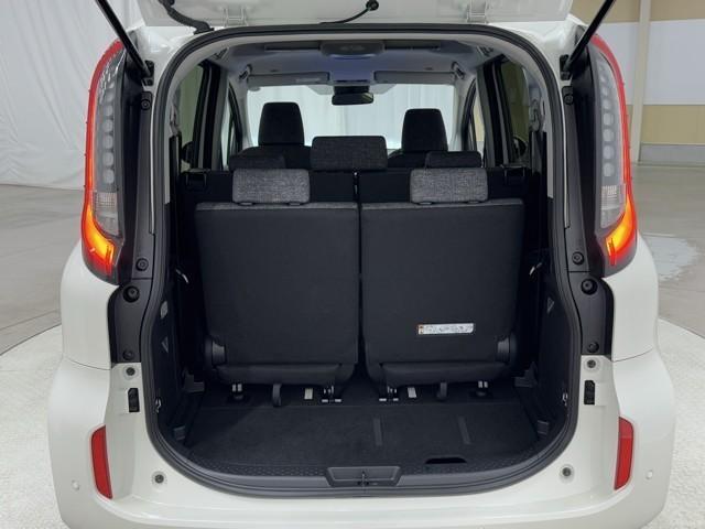 シエンタ ハイブリッドZ TSS エアバック アルミ キーレスエントリー ナビTV イモビライザー 整備記録簿 バックモニター LEDヘッドライト ETC車載器 横滑り防止 スマートキー オートエアコン サイドエアバッグ(17枚目)