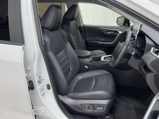 RAV4 ハイブリッドG 衝突被害軽減装置 ドライブレコーダ AC100V電源 バックモニター 整備記録簿 地デジTV LEDヘッドライト スマキー 電動シ-ト AWD TVナビ パワステ 横滑り防止装置 クルコン AAC(15枚目)
