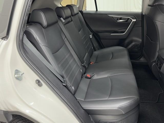 RAV4 ハイブリッドG 衝突被害軽減装置 ドライブレコーダ AC100V電源 バックモニター 整備記録簿 地デジTV LEDヘッドライト スマキー 電動シ-ト AWD TVナビ パワステ 横滑り防止装置 クルコン AAC(17枚目)