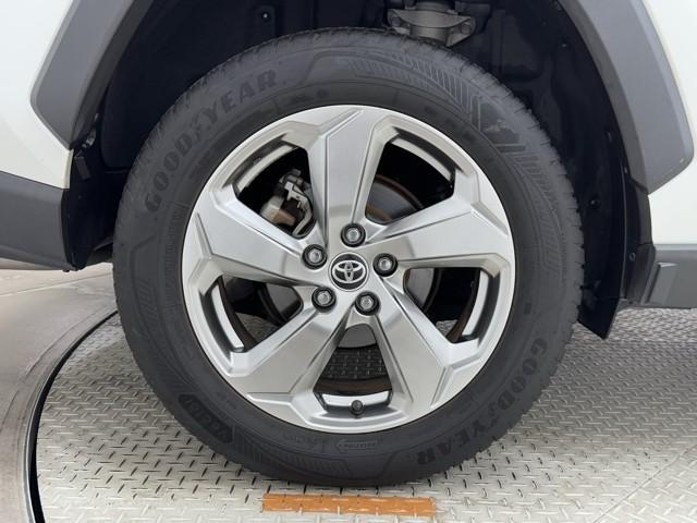 RAV4 ハイブリッドG 衝突被害軽減装置 ドライブレコーダ AC100V電源 バックモニター 整備記録簿 地デジTV LEDヘッドライト スマキー 電動シ-ト AWD TVナビ パワステ 横滑り防止装置 クルコン AAC(19枚目)