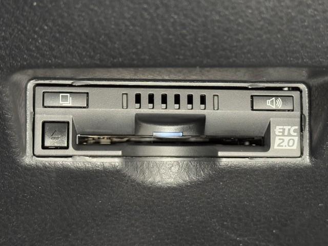 C-HR G モード ネロ セーフティプラス PCS AC100V電源 盗難防止 Rカメラ LEDライト アイドリングストップ ナビTV フルセグTV アルミ クルーズC エアバッグ ABS エアロ スマートキ- ETC車載器 キーフリー(7枚目)