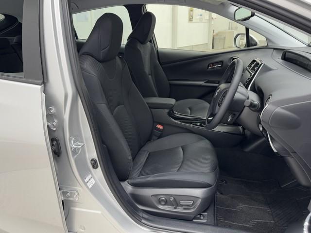 プリウス A AC100V 衝突軽減ブレーキシステム Bモニタ 記録簿有 LEDヘッド クルーズコントロール セキュリティー スマートキー パワーステアリング Pシート Iストップ ETC アルミホイル SRS(14枚目)