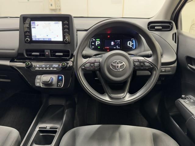 アクア B AC100V エアコン 前席パワーウィンドウ ESC オートクルーズコントロール LEDライト エアバッグ メモリーナビ パワステ ナビ アイドリングストップ 記録簿 ミュージックプレイヤー接続可(4枚目)