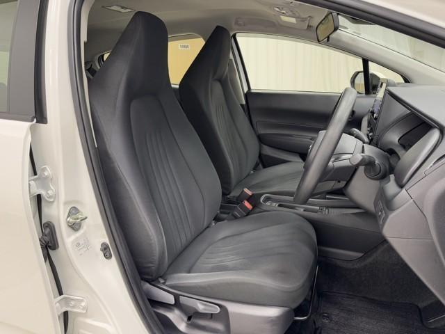 アクア B AC100V エアコン 前席パワーウィンドウ ESC オートクルーズコントロール LEDライト エアバッグ メモリーナビ パワステ ナビ アイドリングストップ 記録簿 ミュージックプレイヤー接続可(14枚目)