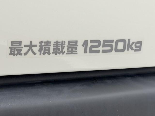 ハイエースバン ロングDX ワンセグ リモコンキー ABS エアバック イモビライザー パワステ パワーウィンドー メモリーナビ ドラレコ バックモニター マニュアルエアコン ナビTV 衝突軽減 記録簿 AUX(18枚目)
