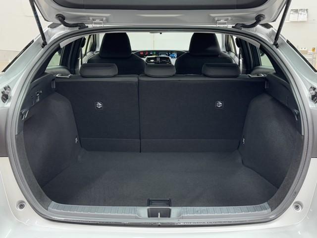 プリウス E パワーウインドウ キーレス スマートK 盗難防止システム ダブルエアバック パワーステアリング オートエアコン ABS エアバック LEDヘッドランプ クルーズコントロール アルミホイール(16枚目)