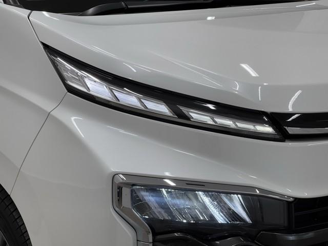 ヴォクシー S-G フルフラット 点検記録簿付 Rカメラ ミュージックプレイヤー接続可 アルミホイル LEDヘッドランプ 横滑り防止装置 スマートキ キーレスエントリー 3列シート フルセグテレビ 盗難防止システム TV(18枚目)