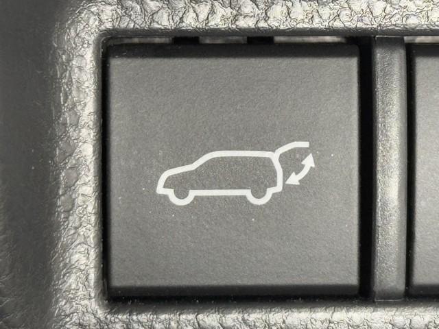 ハリアーハイブリッド Z レザーパッケージ パノラマサンルーフ 地デジ 横滑防止 盗難防止システム Bモニター 革 LEDライト パワーウィンドウ クルコン スマートキ- 助手席エアバック パワーシート エアバッグ 点検記録簿 オートエアコン(17枚目)