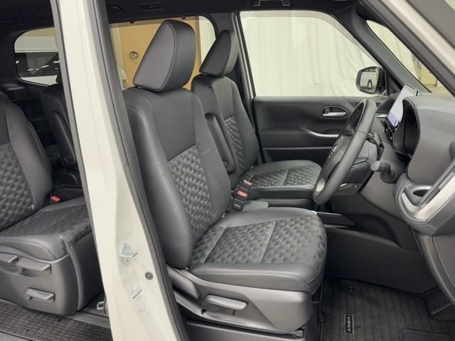 ヴォクシー ハイブリッドS-Z パワーウィンドウ DVD再生機能 インテリキー 横滑防止装置 地デジTV アクティブクルーズコントロール 1オナ フルオートエアコン リアカメラ エアバッグ ABS 100V充電 ナビTV WAC(16枚目)