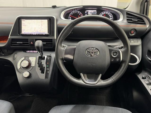 シエンタ Ｇ　ナビ・ＴＶ　スマートキープッシュスタート　アイドリングＳ　リアカメラ　ＨＤＤナビ　ＡＷ　地デジフルセグ　定期点検記録簿　フルオートエアコン　パワーウィンド　ＥＴＣ　運転席エアバック　パワステ　ＡＢＳ（4枚目）