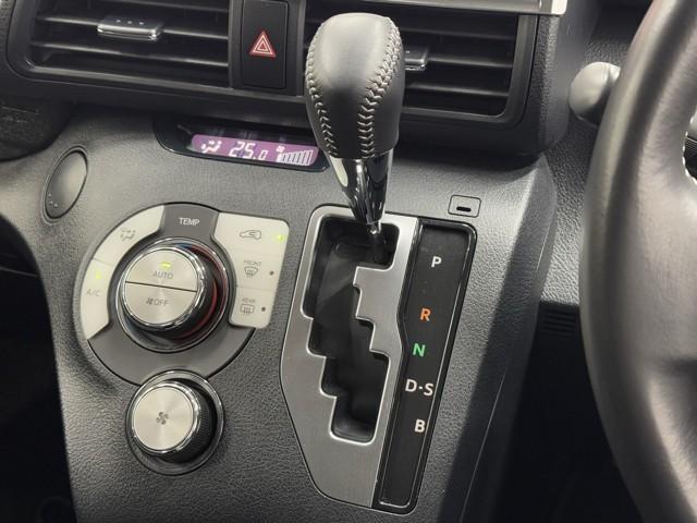 シエンタ Ｇ　ナビ・ＴＶ　スマートキープッシュスタート　アイドリングＳ　リアカメラ　ＨＤＤナビ　ＡＷ　地デジフルセグ　定期点検記録簿　フルオートエアコン　パワーウィンド　ＥＴＣ　運転席エアバック　パワステ　ＡＢＳ（12枚目）